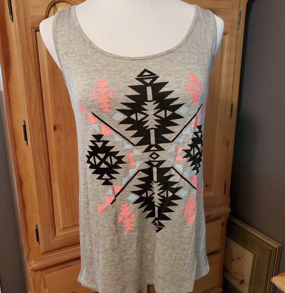 Love J Southwest Split Back Tank - Picture 1 of 5